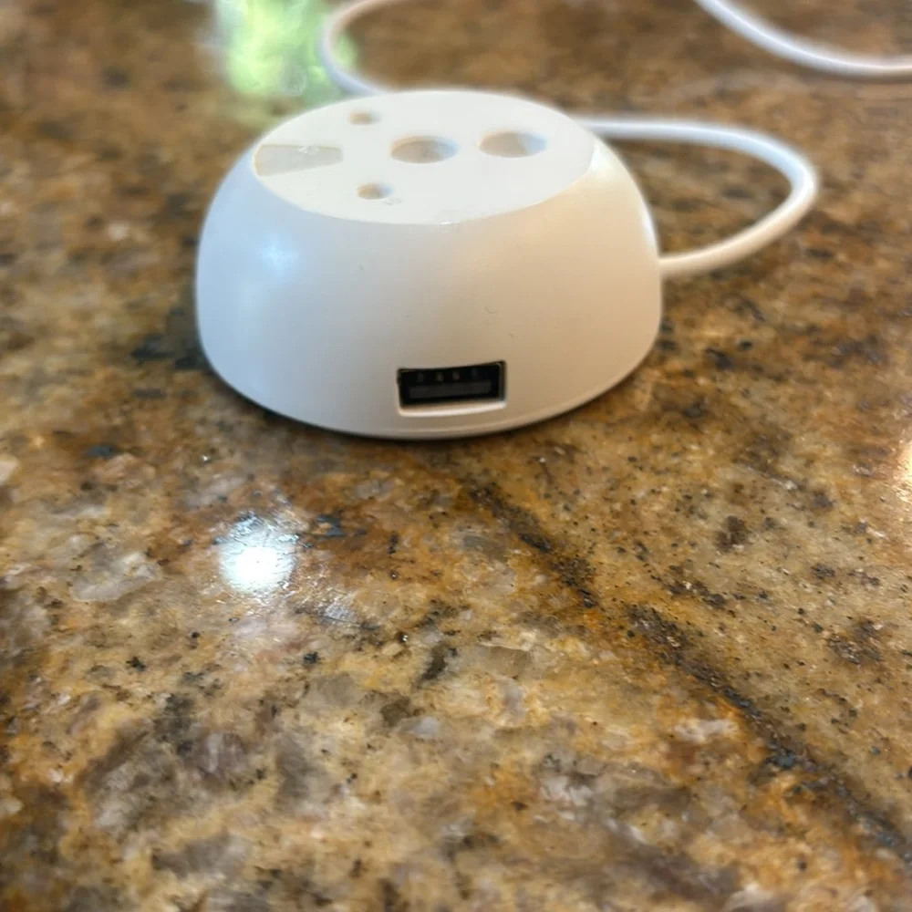 EUC Charger stand for apple pencil